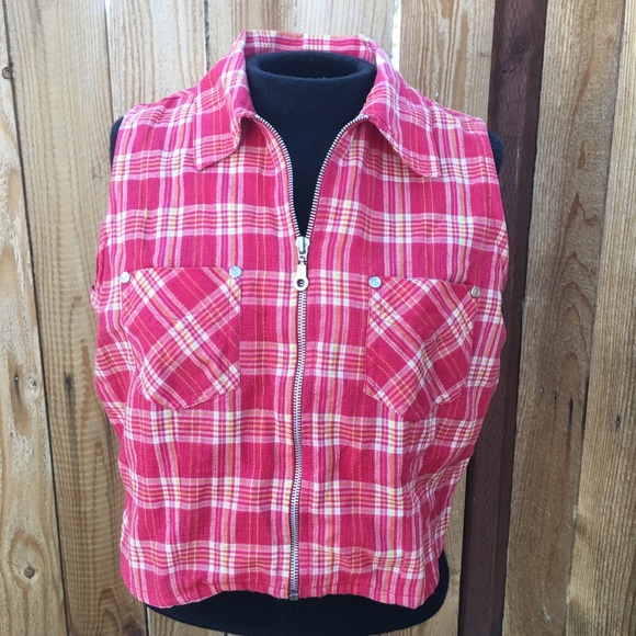 ellemeno Tops - Ellemeno Snap buttonup sleeveless Top A1